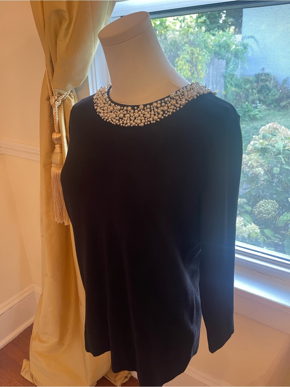 Karl Lagerfeld Pearl Collar Necklace - Sweater With White Pearls on Black Knit
